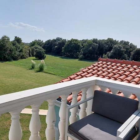 Apartments Vesna Затон Екстер'єр фото
